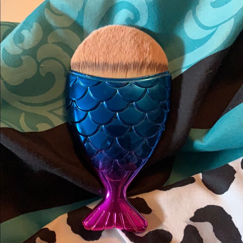 Ombré Fishtail Brush